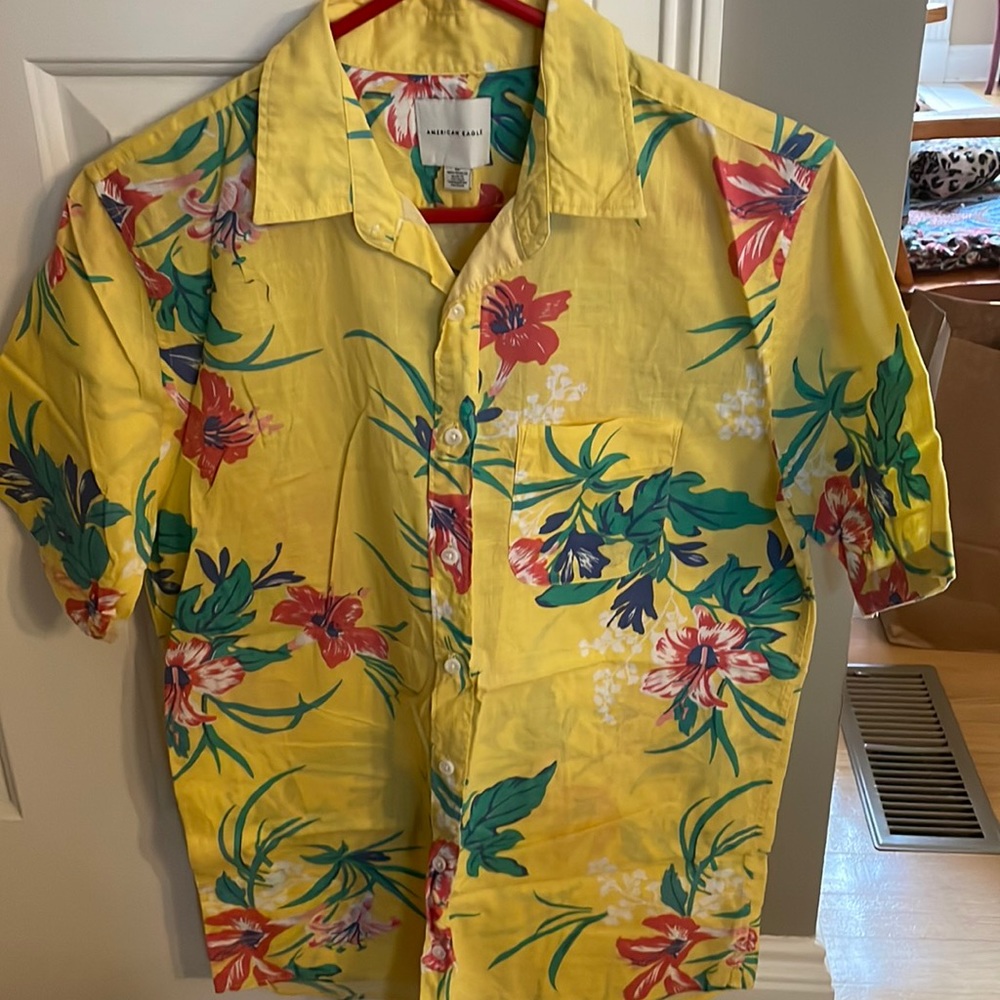 American Eagle Short sleeve shirt